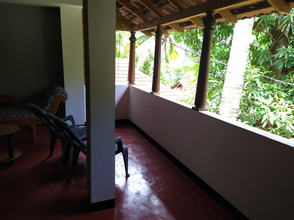 Ambadi'S Villa -Lake View Resort Pallipuram Esterno foto