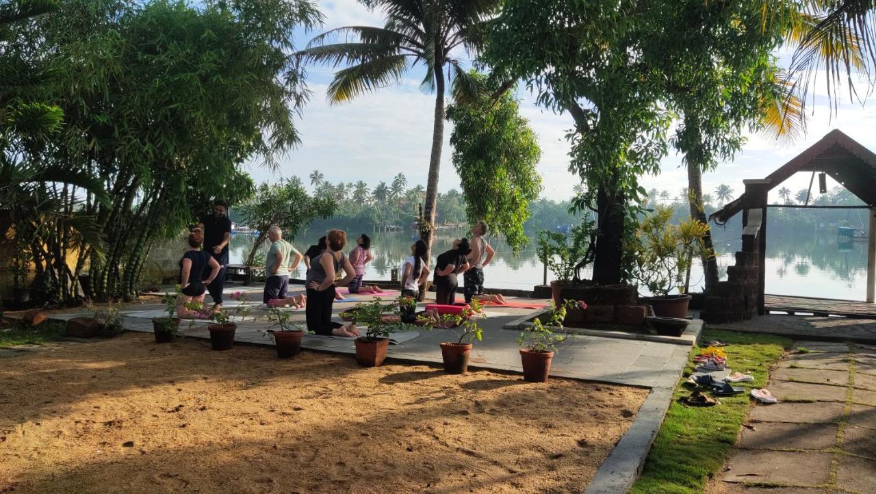 Ambadi'S Villa -Lake View Resort Pallipuram Esterno foto