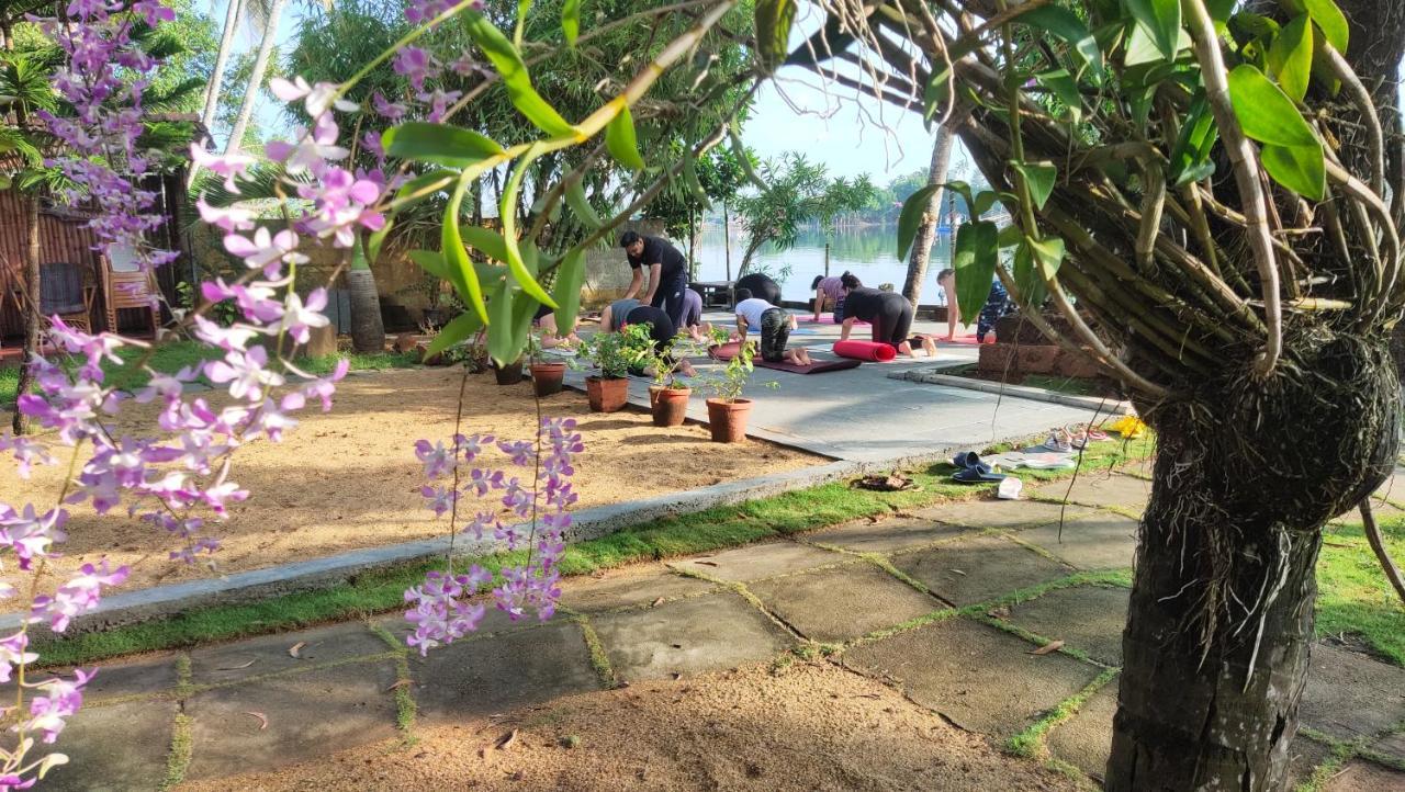 Ambadi'S Villa -Lake View Resort Pallipuram Esterno foto