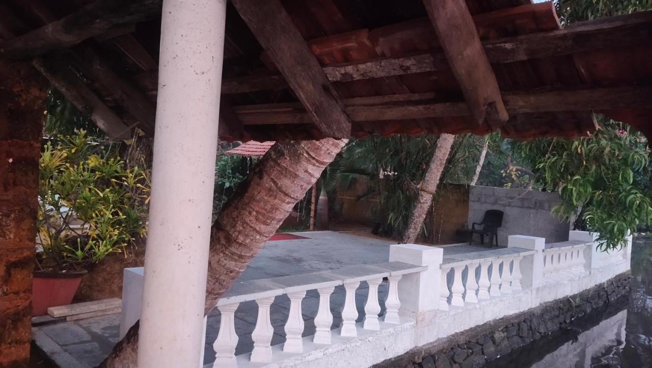 Ambadi'S Villa -Lake View Resort Pallipuram Esterno foto