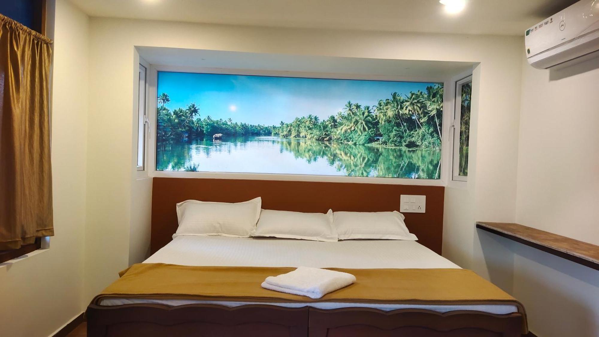 Ambadi'S Villa -Lake View Resort Pallipuram Esterno foto