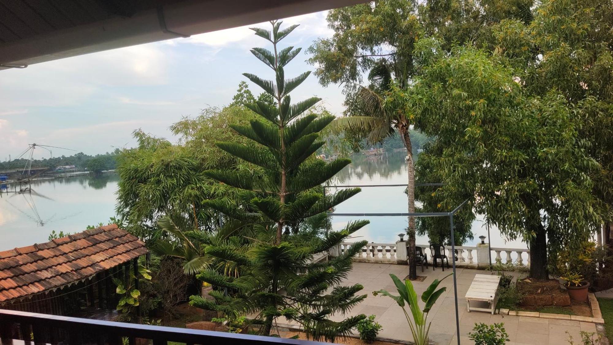 Ambadi'S Villa -Lake View Resort Pallipuram Esterno foto