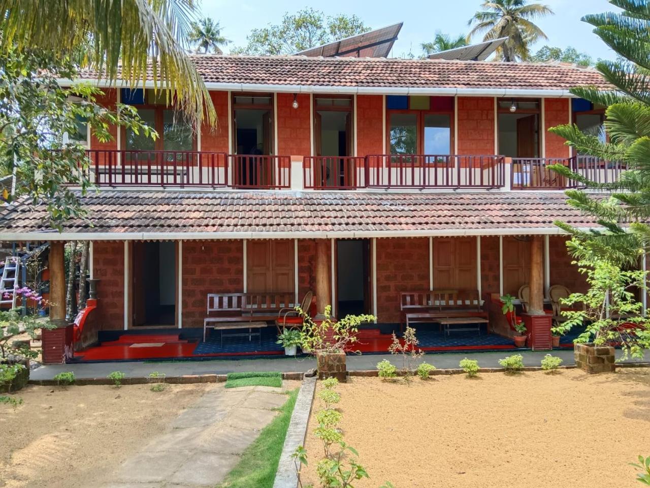 Ambadi'S Villa -Lake View Resort Pallipuram Esterno foto