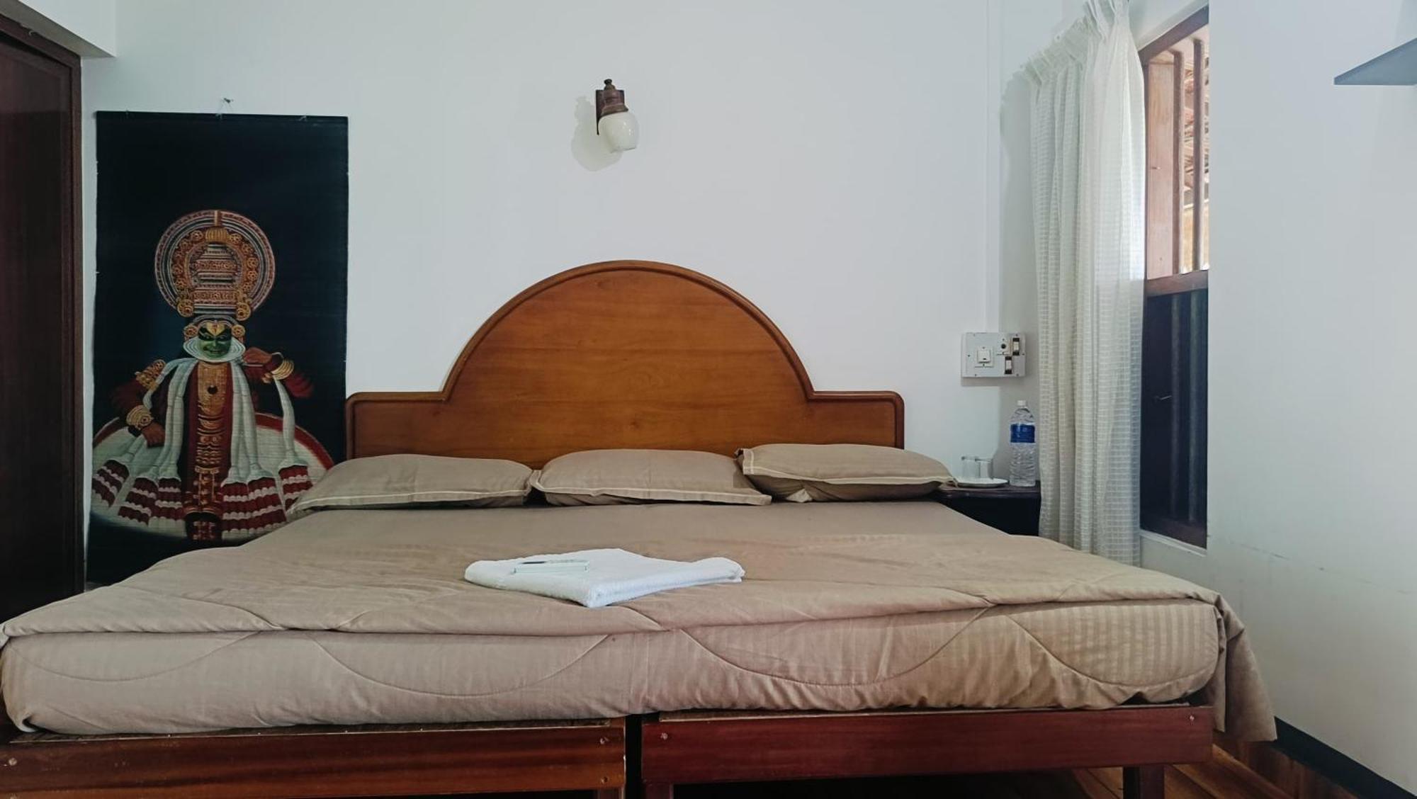 Ambadi'S Villa -Lake View Resort Pallipuram Esterno foto