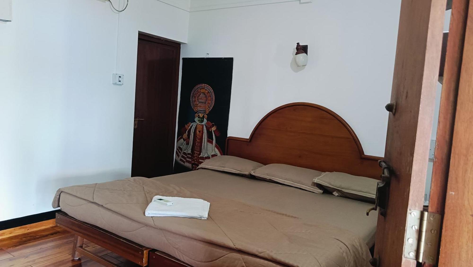 Ambadi'S Villa -Lake View Resort Pallipuram Esterno foto