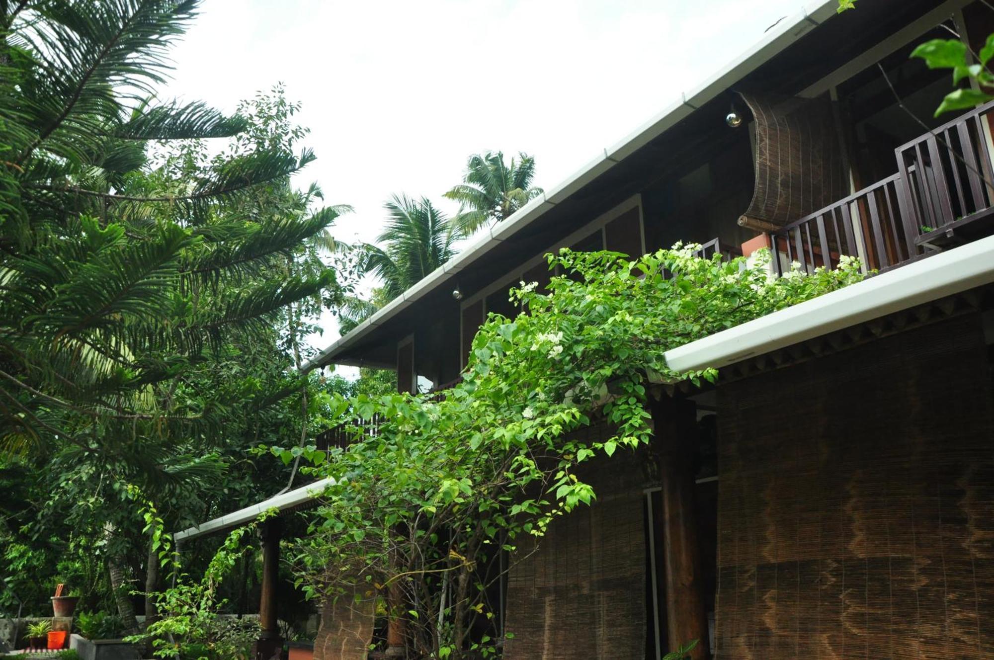 Ambadi'S Villa -Lake View Resort Pallipuram Esterno foto