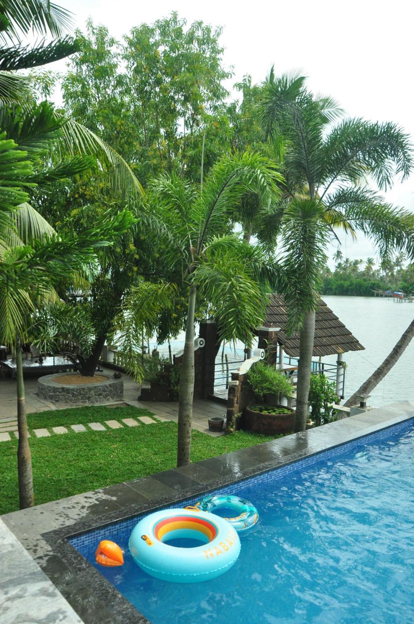 Ambadi'S Villa -Lake View Resort Pallipuram Esterno foto