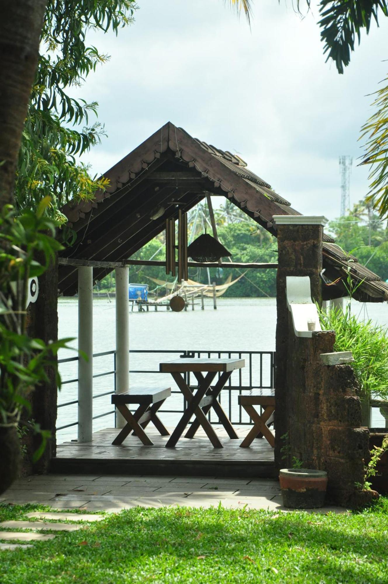 Ambadi'S Villa -Lake View Resort Pallipuram Esterno foto