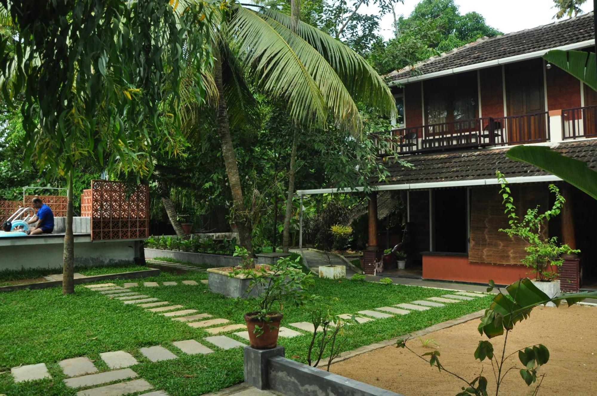 Ambadi'S Villa -Lake View Resort Pallipuram Esterno foto